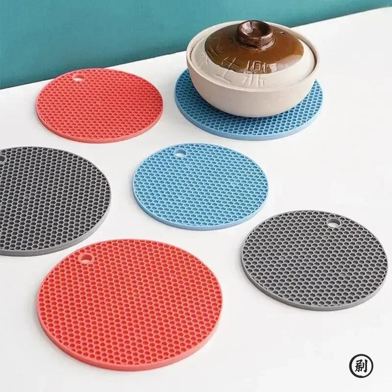 Multi - Purpose Silicone Hot Pad – Round Coaster & Trivet for Drinks & Pots - Nordshop Hamburg
